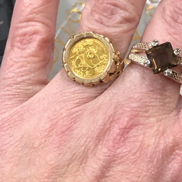 Beautiful, Collector’s Item You Can Show Off!! 1992 Solid Gold Panda Coin Ring!! - Picture 4 of 6